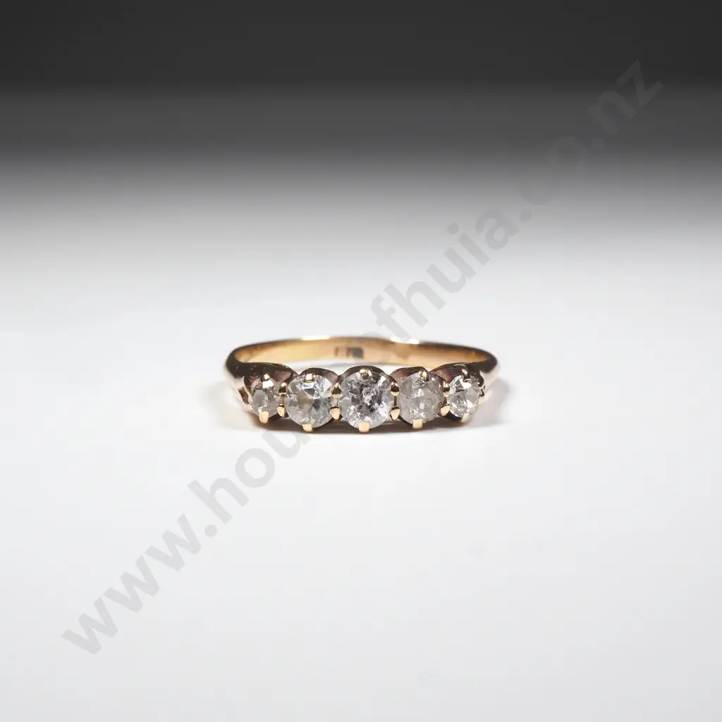 18ct Gold Five Diamond Ring Image 1++