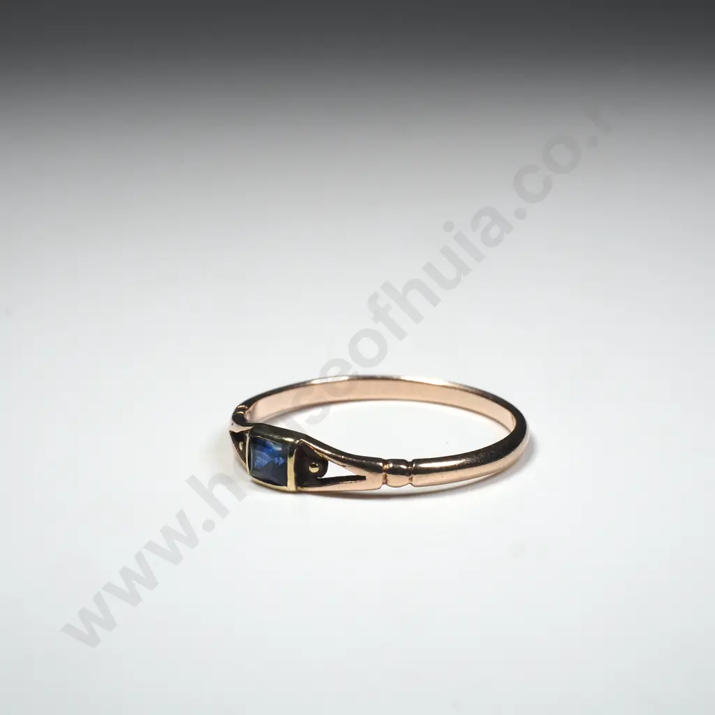 Antique 9ct Gold & Blue Stone Ring Image 1++