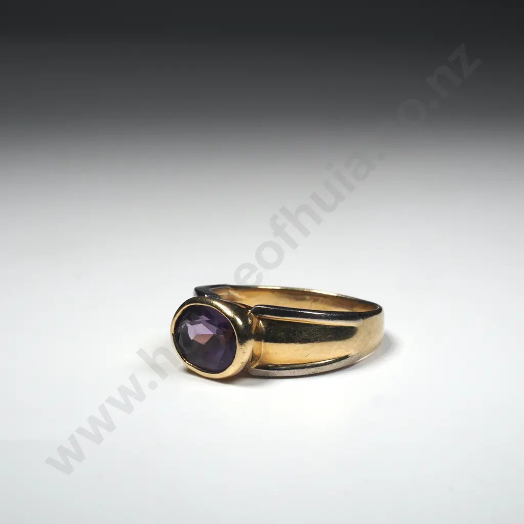 Modernist 18ct Gold Amethyst Ring Image 1++
