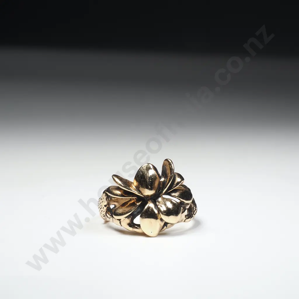 Vintage 9ct Gold Flower Ring Image 1++