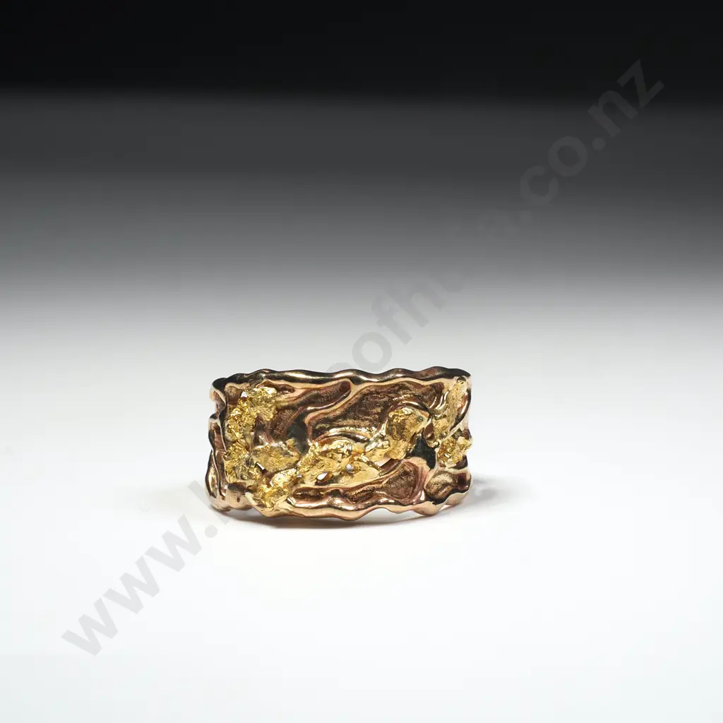 9ct Gold & Gold Nugget Ring Image 1++