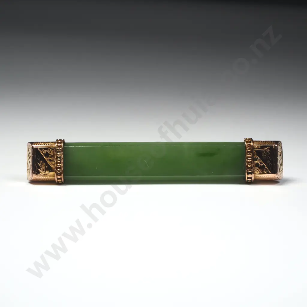 Colonial 9ct Gold & Greenstone Bar Brooch Image 1++