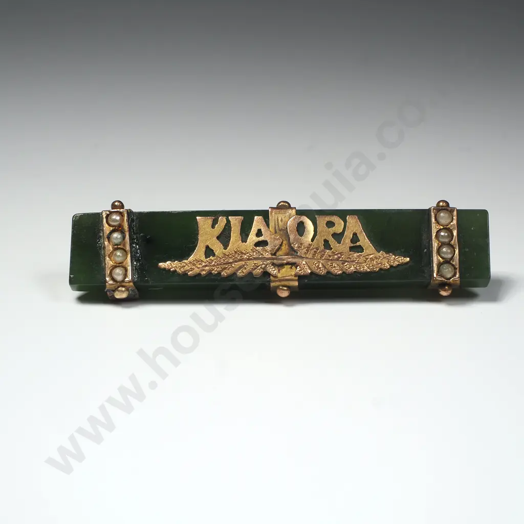 Colonia 9ct Gold Greenstone & Seed Pearl Kia Ora Bar Brooch Image 1++