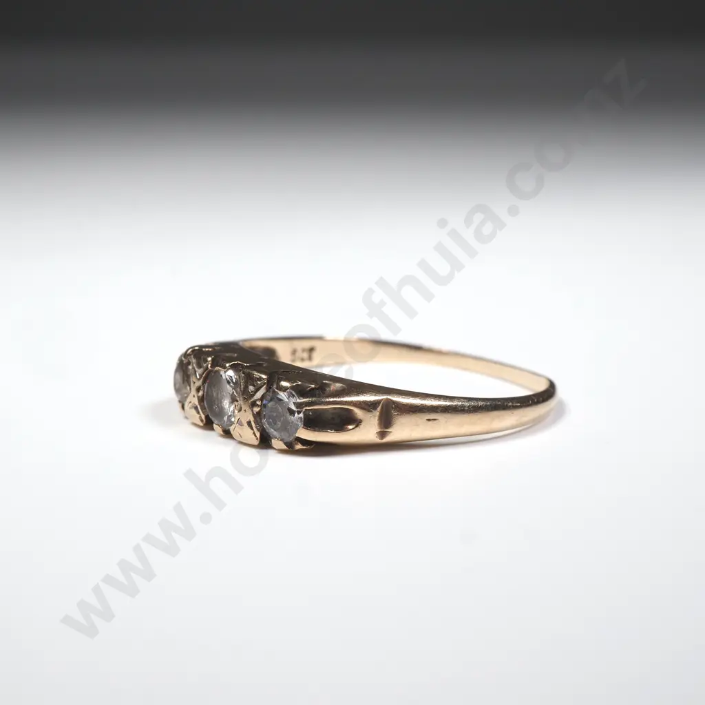 9ct Gold Three Stone Ring Image 1++