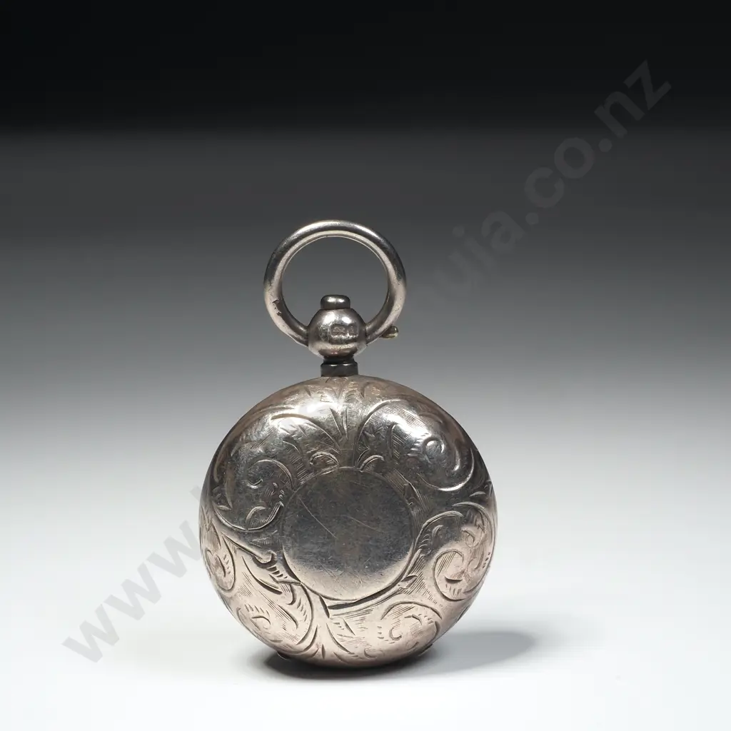Sterling Silver Engraved Sovereign Case Image 1++