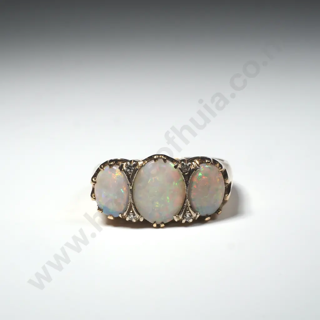 Vintage 9ct Gold Three Opal & Diamond Ring - Large Size Stones! Image 1++