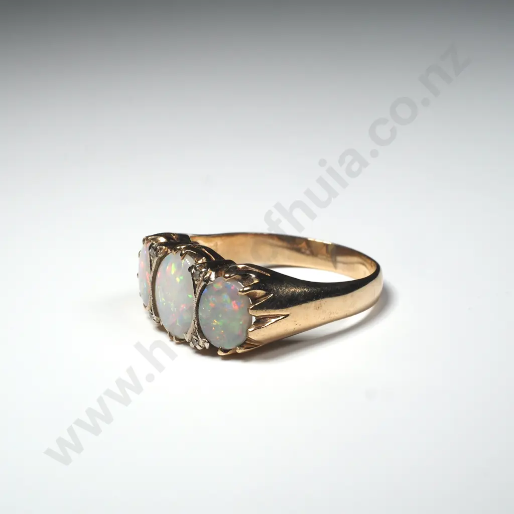 Vintage 9ct Gold Three Opal & Diamond Ring - Large Size Stones! Image 1++
