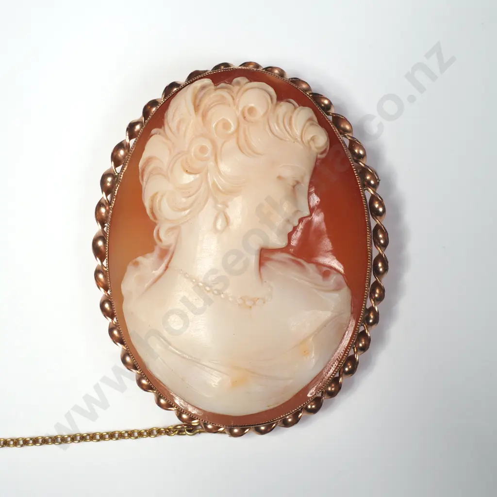 Vintage 9ct Gold Cameo Brooch Image 1++