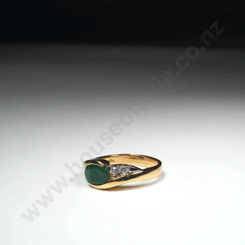 18ct Gold Diamond & Emerald Ring w Valuation for $5,132.00 Image 1++