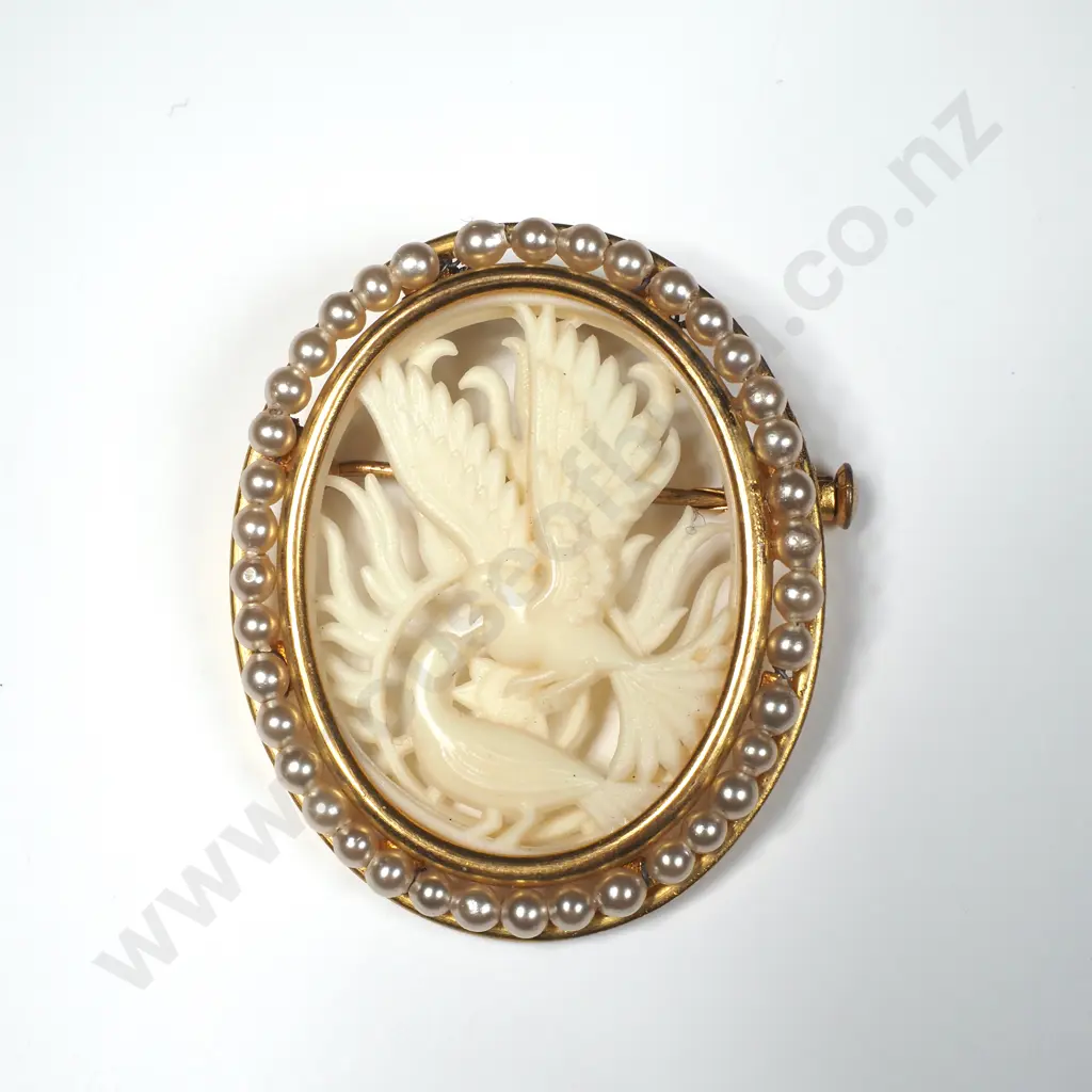French Depose Celluloid, Gilt & Faux Pearl Brooch from the 1930s Image 1++