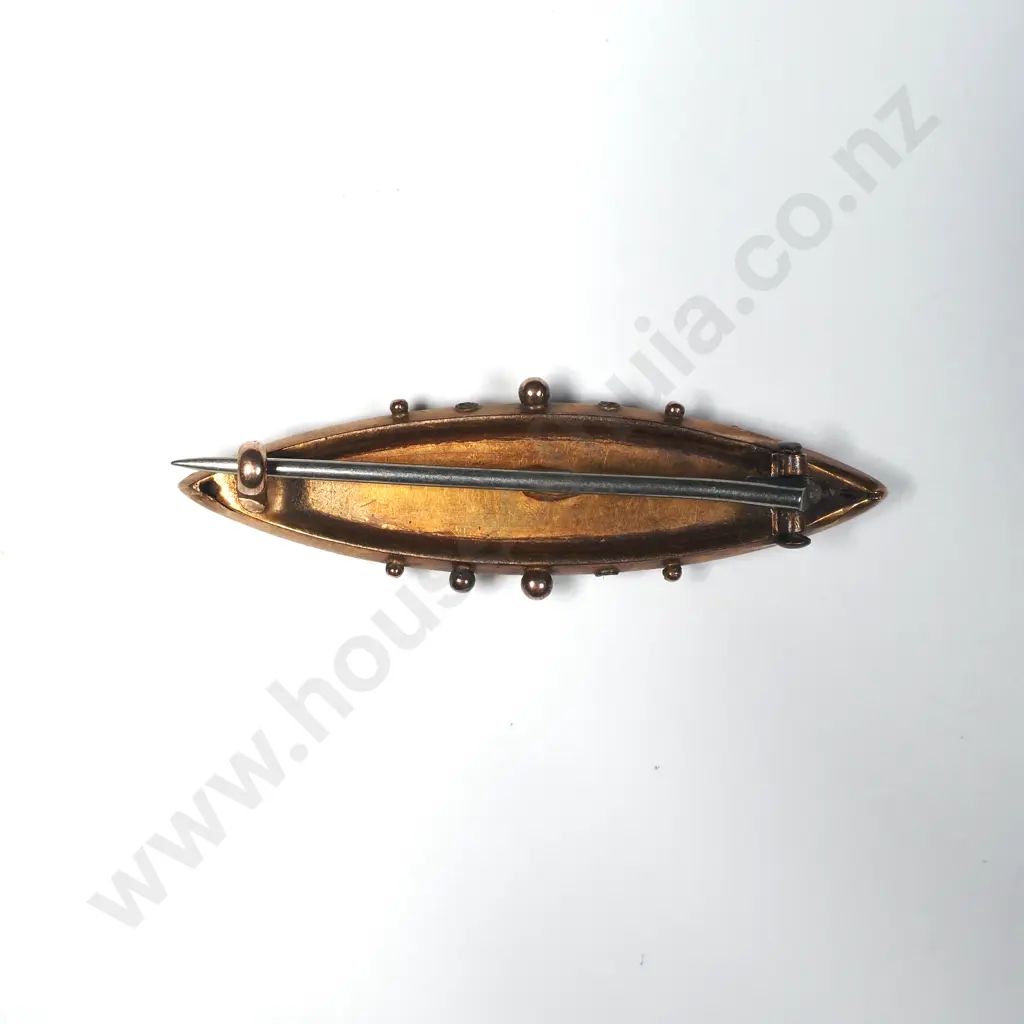 18ct Oval Gold Brooch set w Central Diamond Image 1++