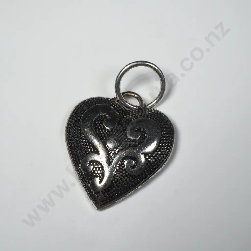 Pewter Heart Pendant Image 1++