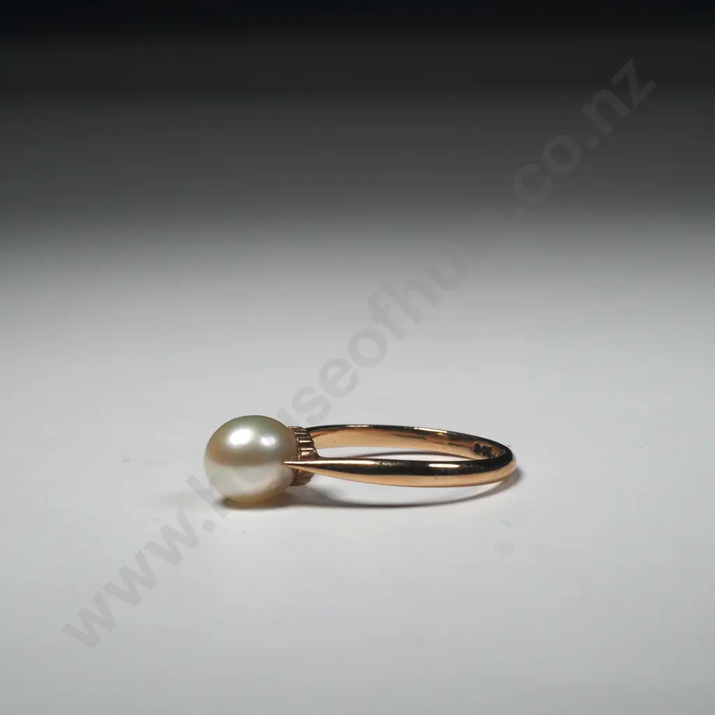 Vintage 9ct Gold Pearl Ring Image 1++