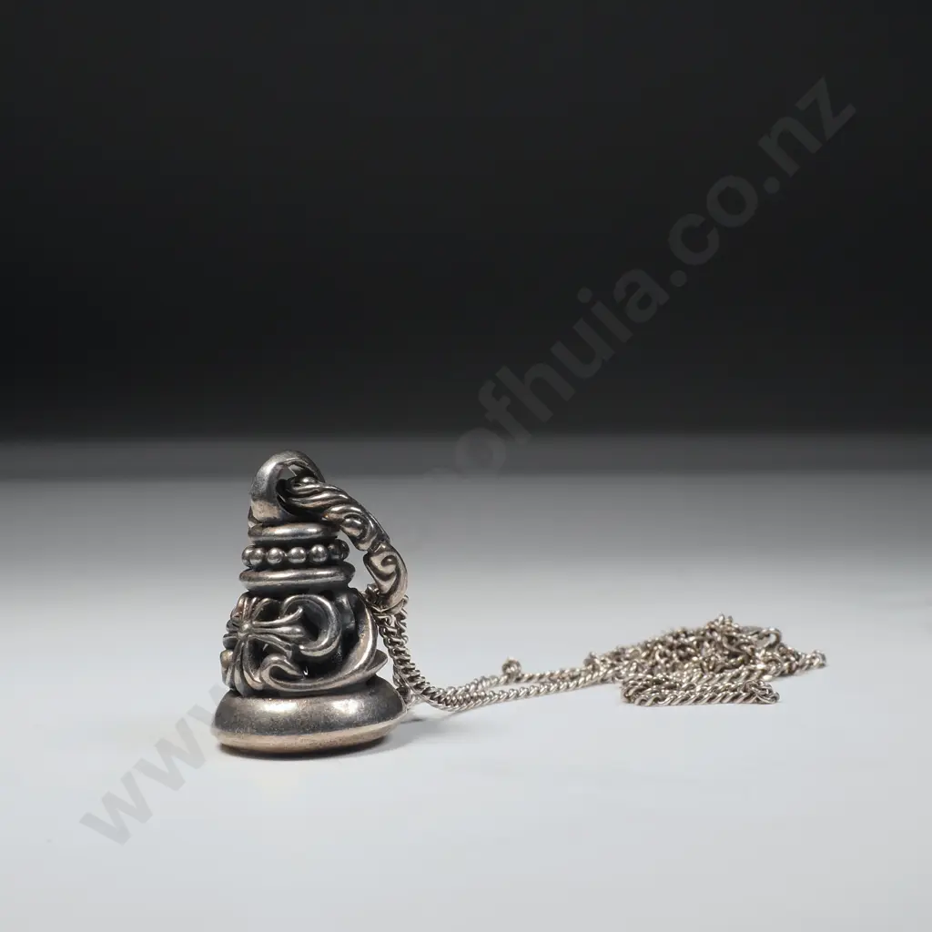Sterling Silver Pendant & Chain Image 1++