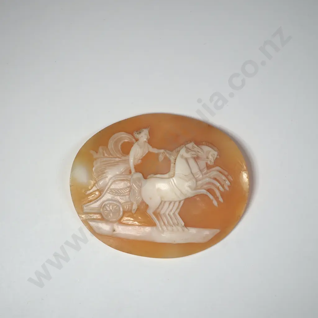Finely Carved Cameo - Roman Chariot Scene Image 1++