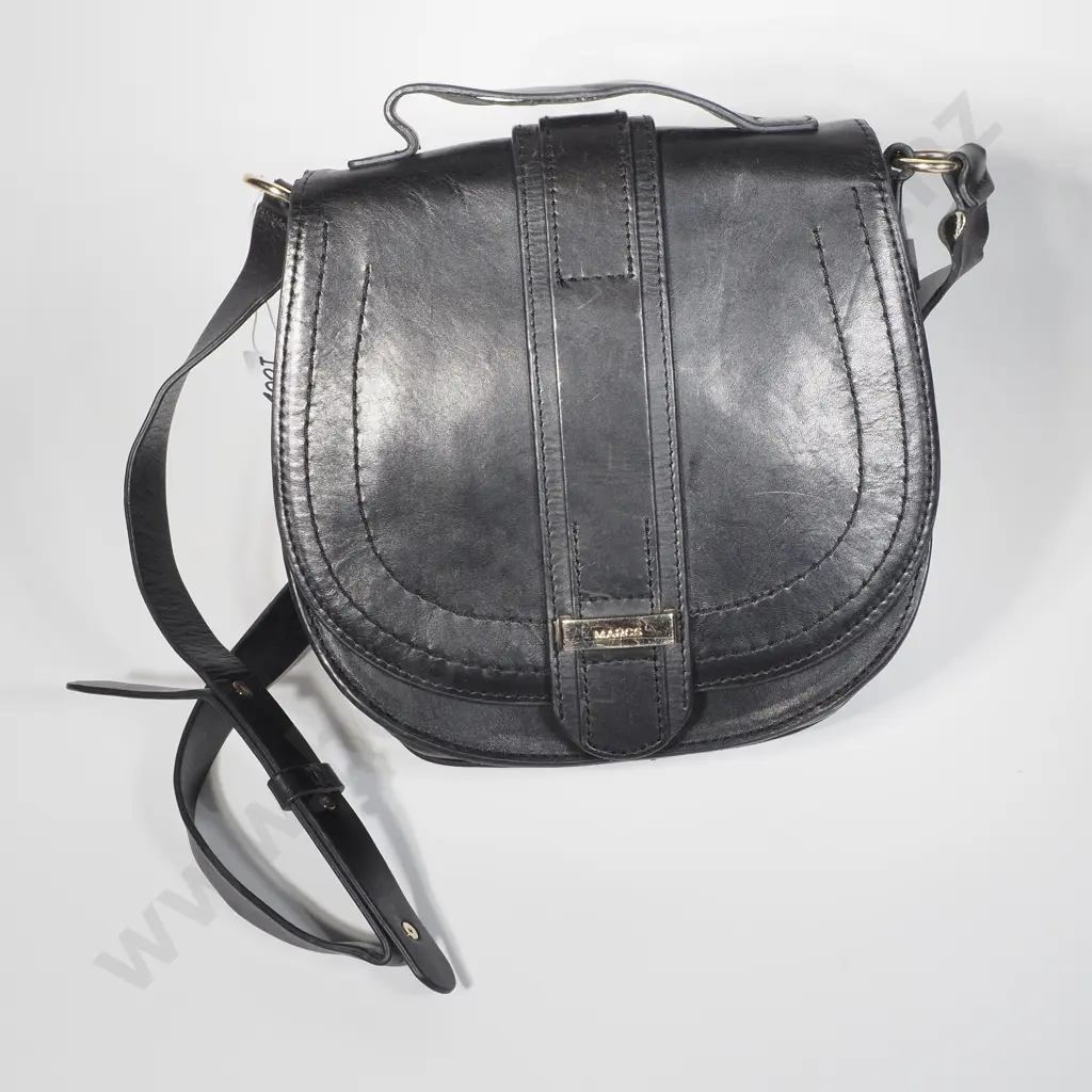 Marcs Black Leather  Saddle Bag, Classical Curved Cross Body Shape w Stitching & Gold Tone Hardware Image 1++