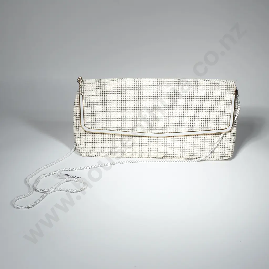 Vintage Gold Crest Glomesh White Metal Clutch Handbag Image 1++