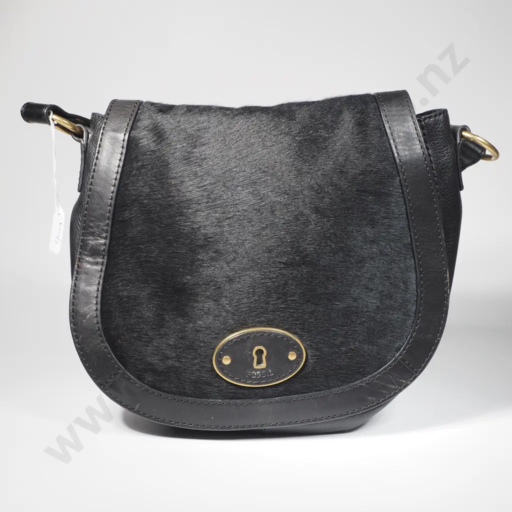 Fossil Black Halfcalf Crossbody Should Bag w Gold Tone Keyhole Logo Plaque Image 1++
