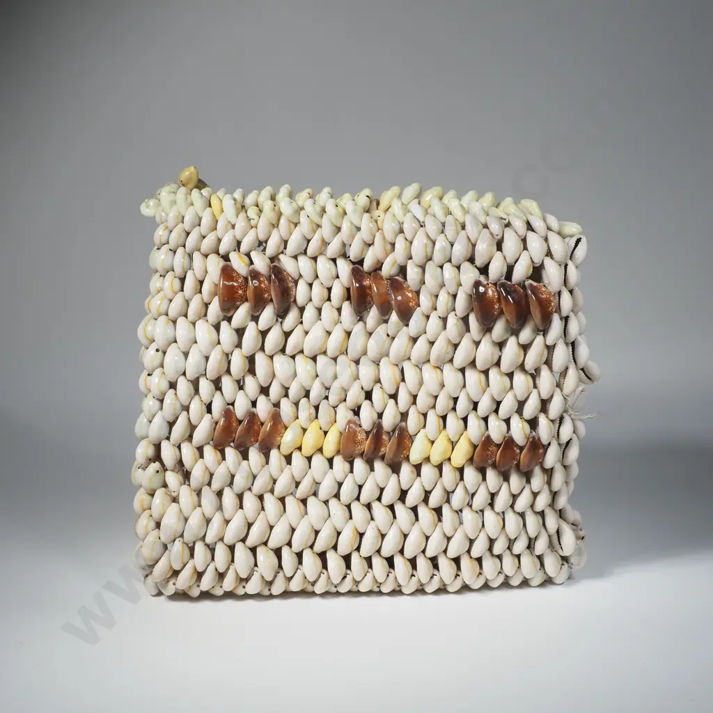 Sixties  Cowrie Bead Handbag & Handle Image 1++