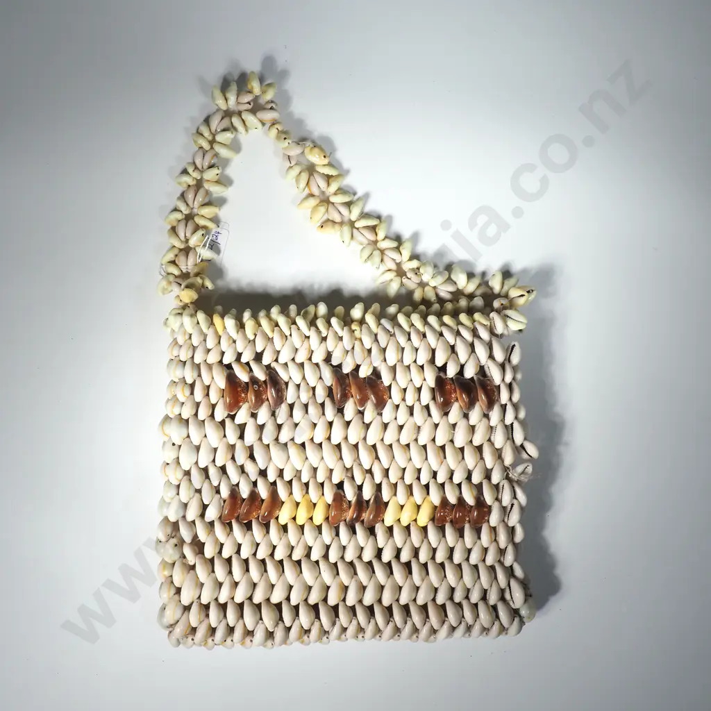 Sixties  Cowrie Bead Handbag & Handle Image 1++