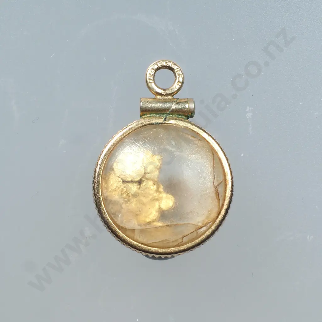 12ct Rolled Gold Pendant w Gold Flakes Inside Image 1++