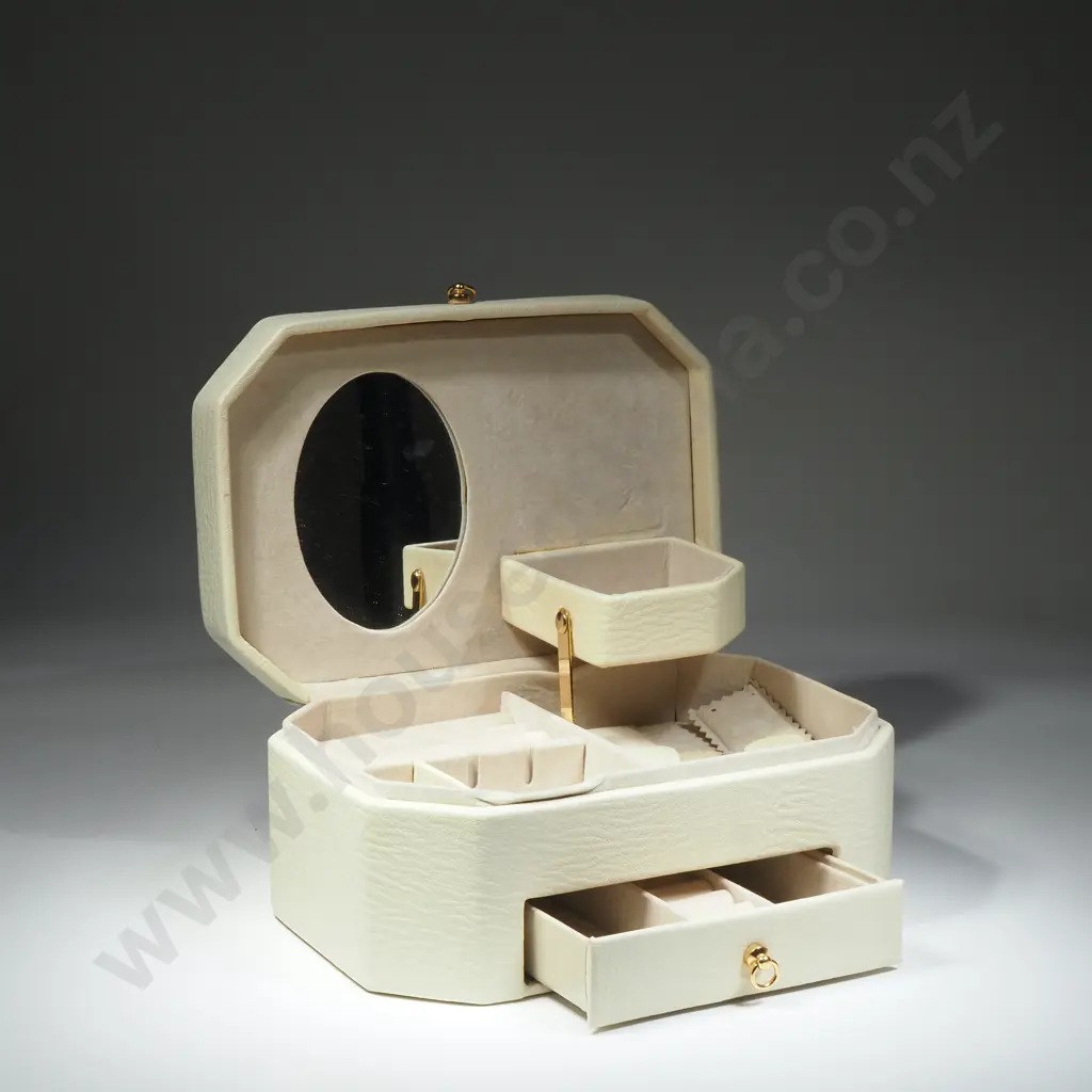 Jewellery Box Image 1++