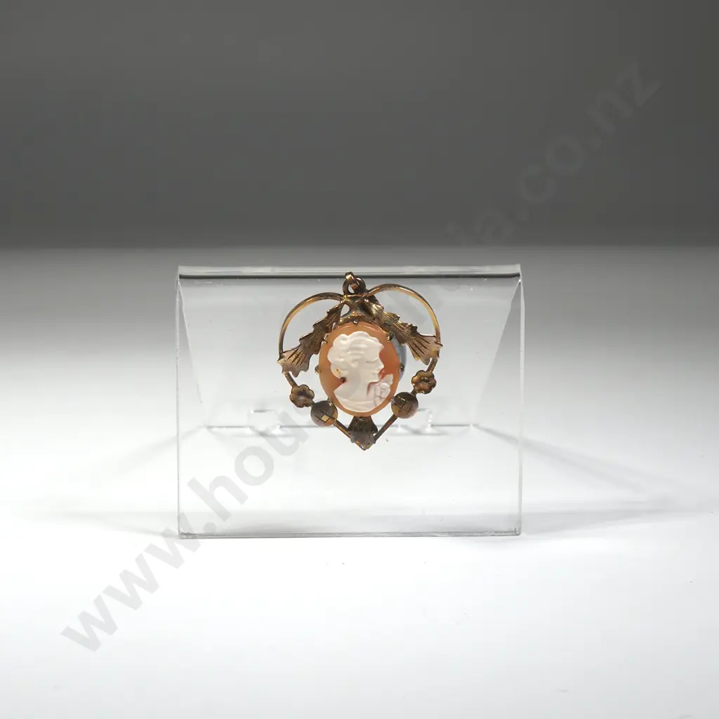 Vintage Rolled Gold Cameo Pendant Image 1++