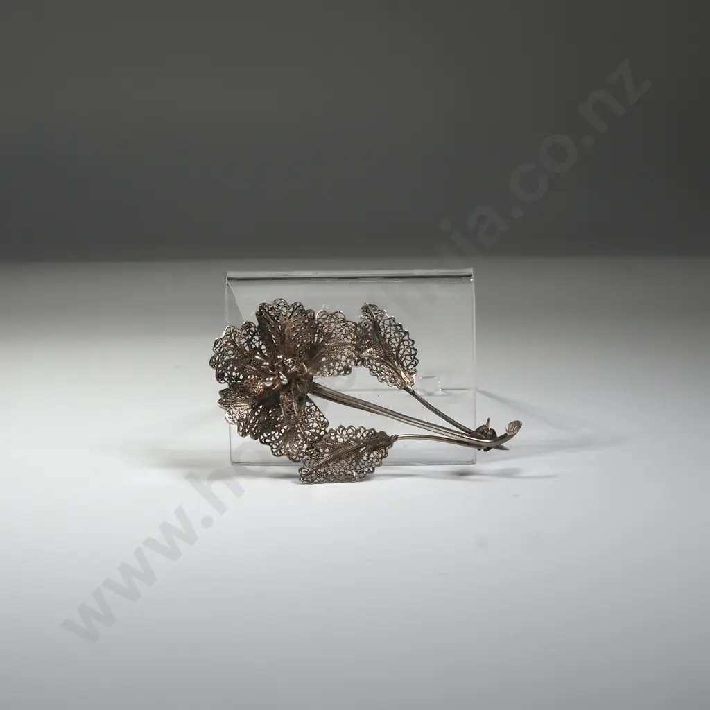 Filigree Silver Metal Brooch Image 1++