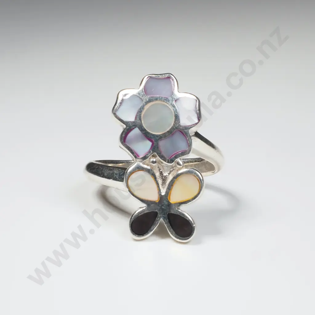 Sterling Silver Mother of Pearl Ring Image 1++