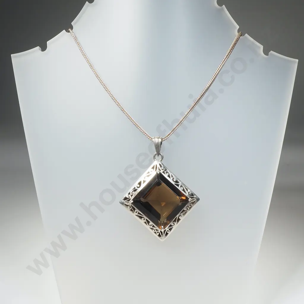 Substantial Sterling Silver Pendant & Wheat link Necklace Image 1++