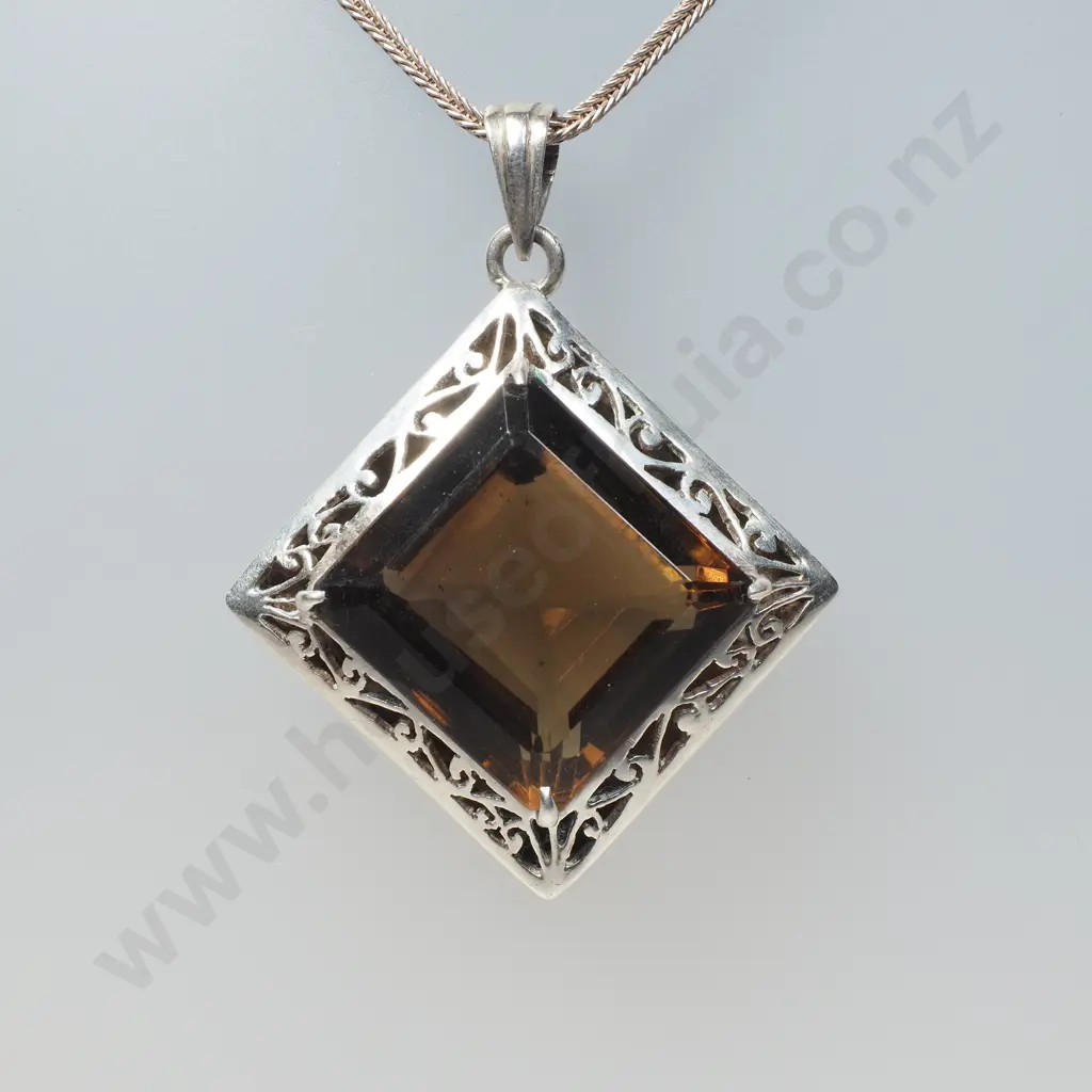 Substantial Sterling Silver Pendant & Wheat link Necklace Image 1++