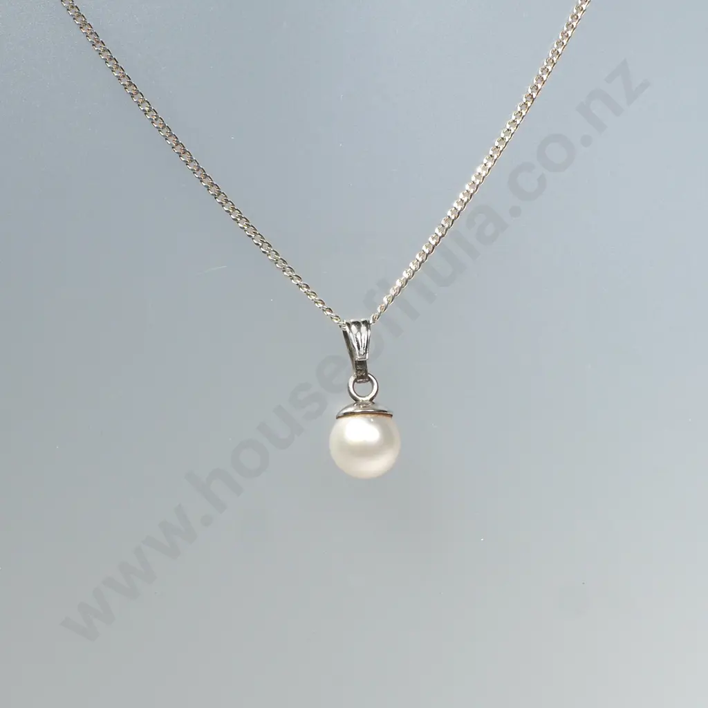 Pearl Pendant On A Sterling Silver Chain & A Pair of Pearl Earrings  Image 1++