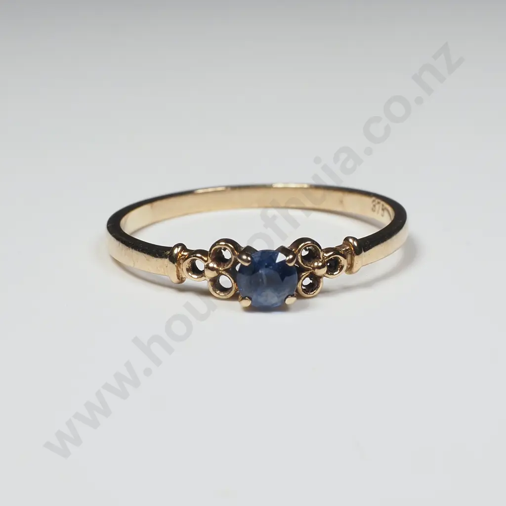 9ct Gold Sapphire Ring Image 1++