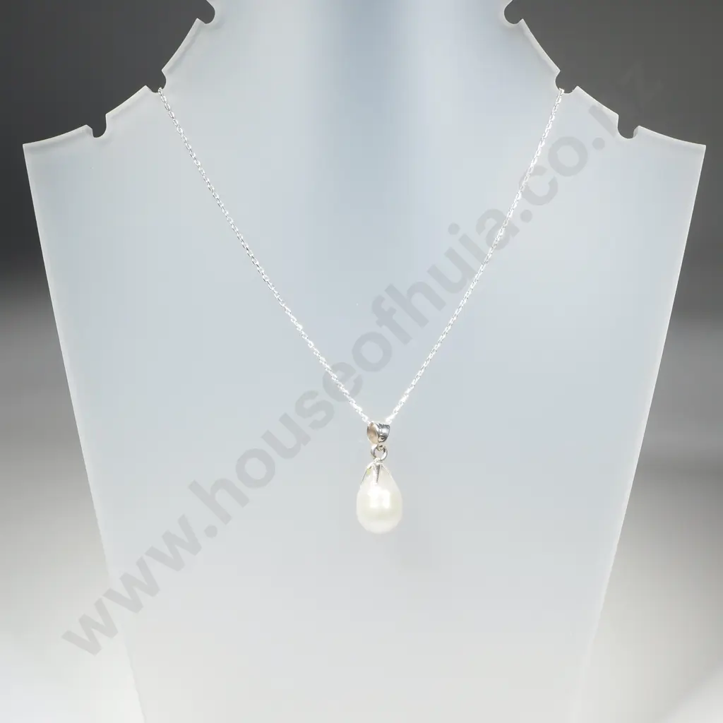 Sterling Silver Pearl Pendant & Sterling Silver Chain Image 1++