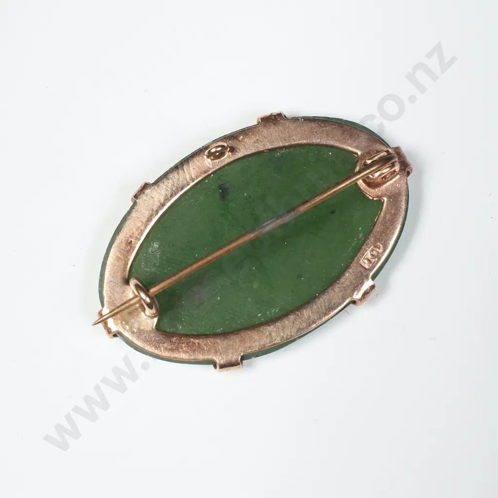 Vintage 9ct Gold Greenstone Brooch Image 1++
