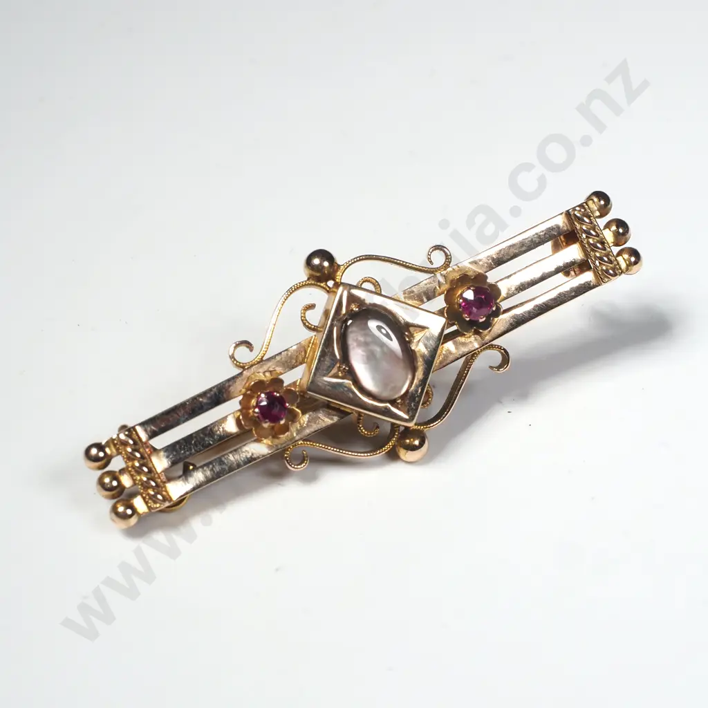 Victorian 15ct Gold Moonstone & Garnet Bar Brooch Image 1++