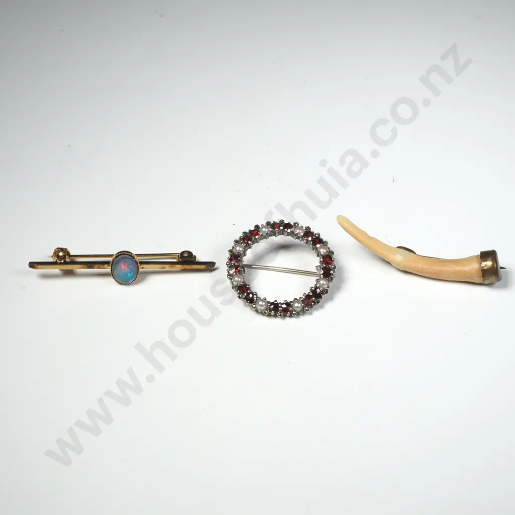 Three Vintage Brooches Image 1++