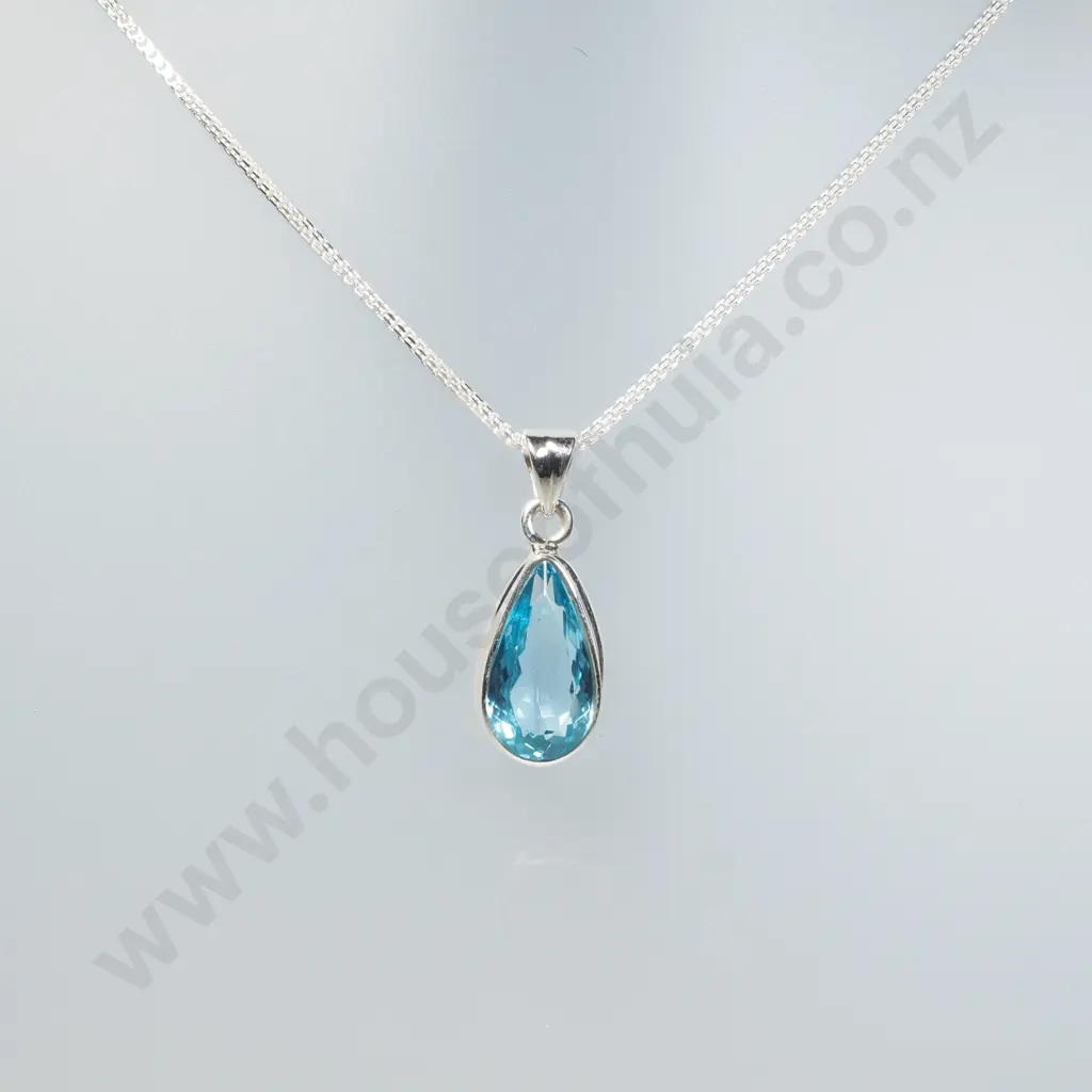 Sterling Silver Sky Blue Topaz Pendant & Sterling Silver Chain Image 1++
