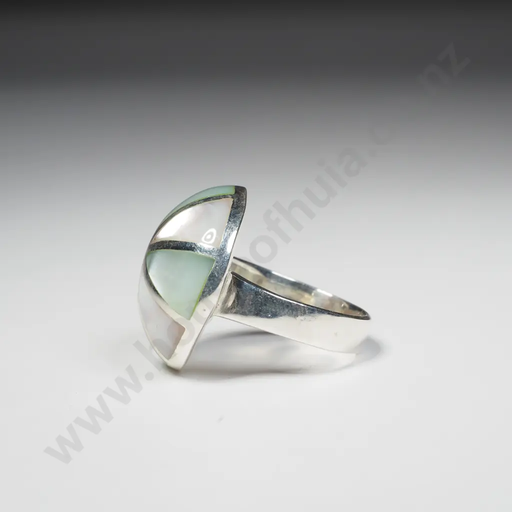 Sterling Silver Mother of Pearl Ring Image 1++