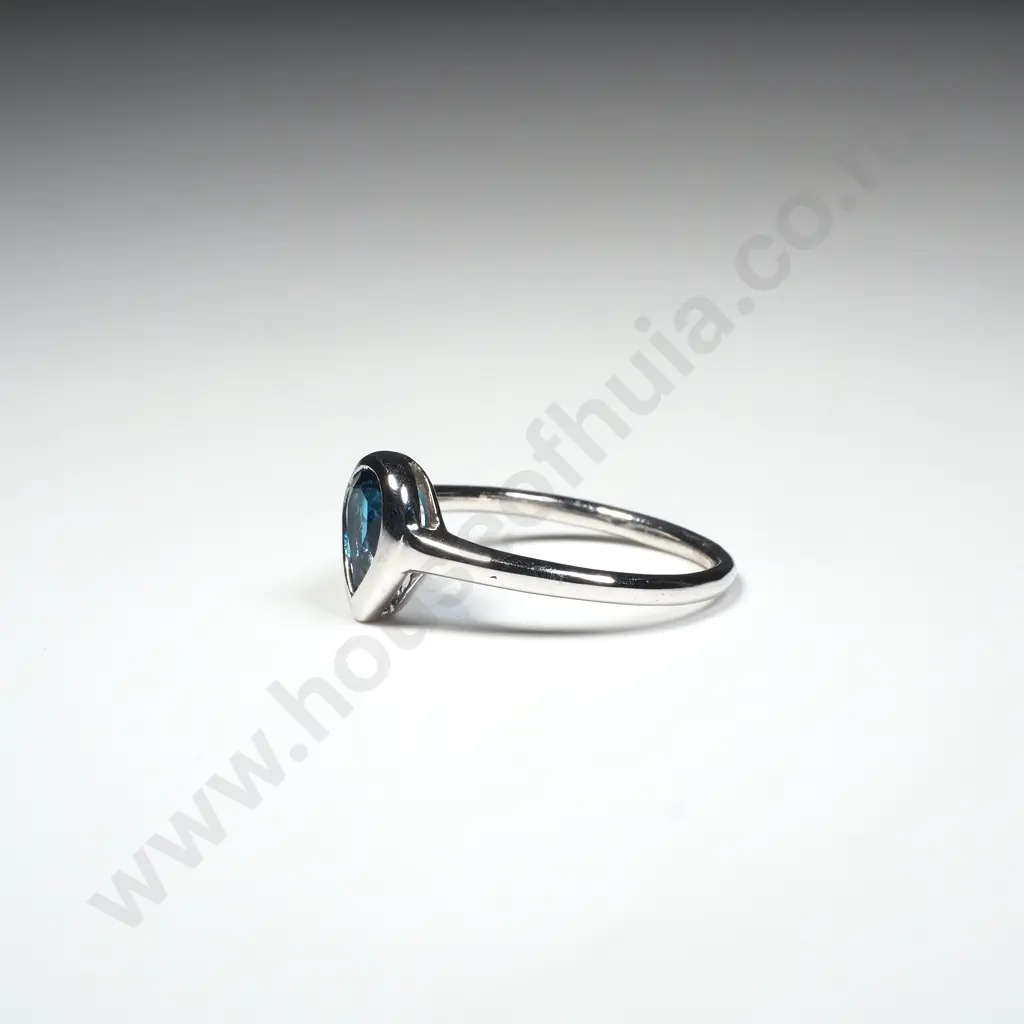 Sterling Silver London Blue Topaz Ring Image 1++