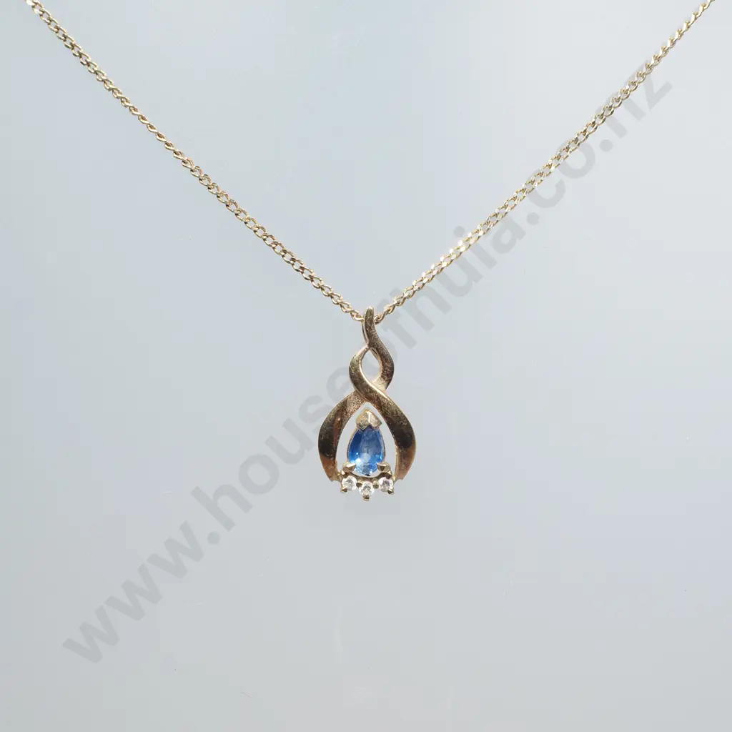 9ct Gold Pendant Image 1++