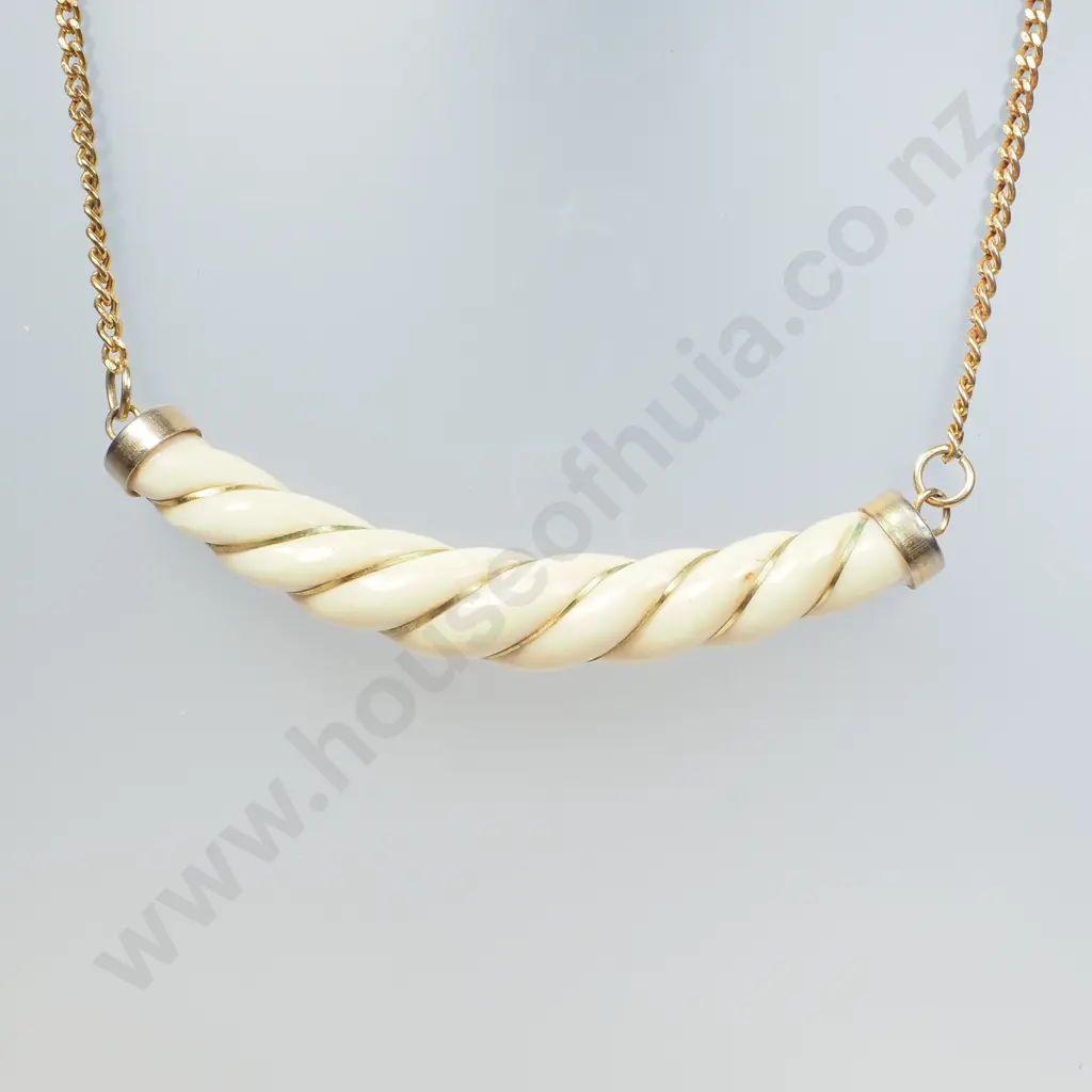 Interesting Costume Necklace Image 1++