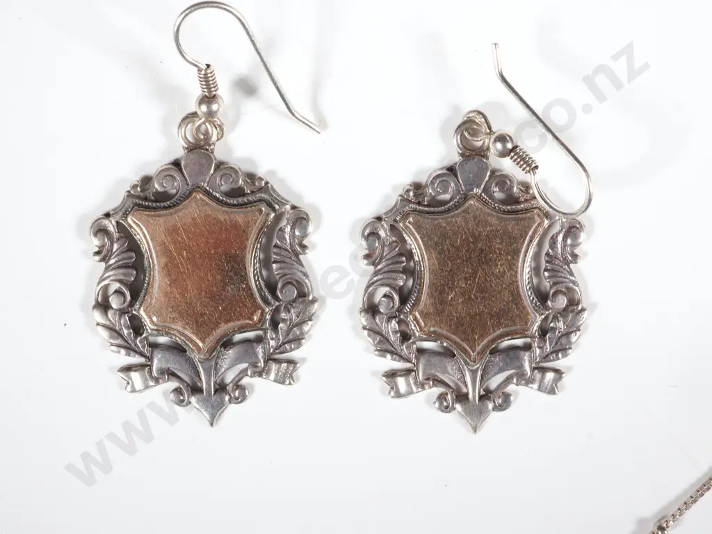 Two Sterling Silver & Gold Medallions & a Fine  Box Link Chain Image 1++