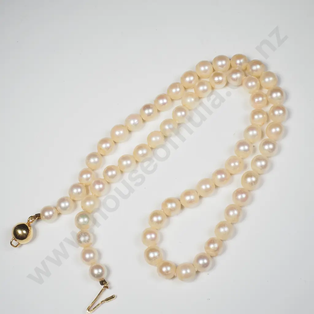 Pearl Necklace With Gilt Clasp Image 1++