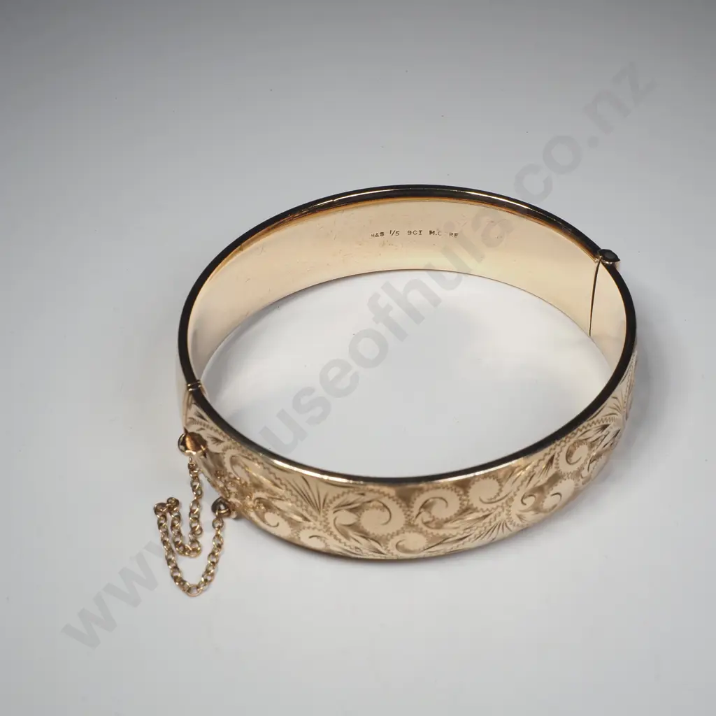 Boxed 1/5th 9ct Gold Metal Core Snap Bangle Image 1++