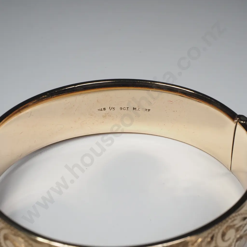 Boxed 1/5th 9ct Gold Metal Core Snap Bangle Image 1++