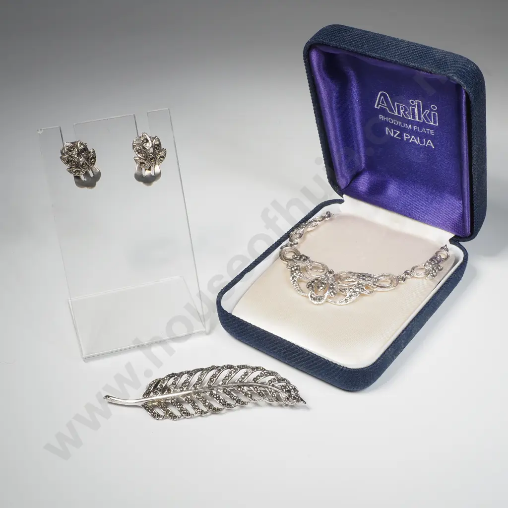 Assorted Lot of Marcasite Jewellery Image 1++