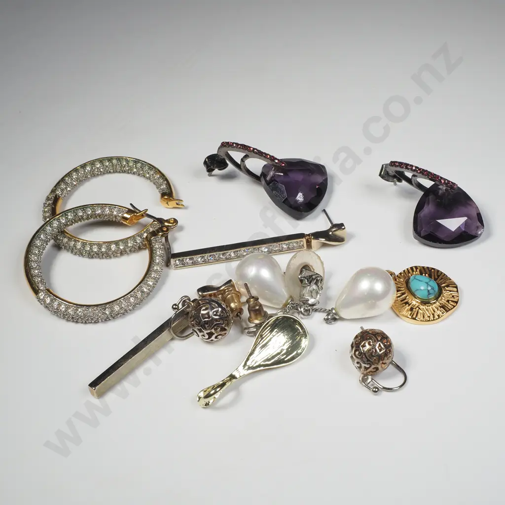 A Collection Of Costume Earrings Image 1++