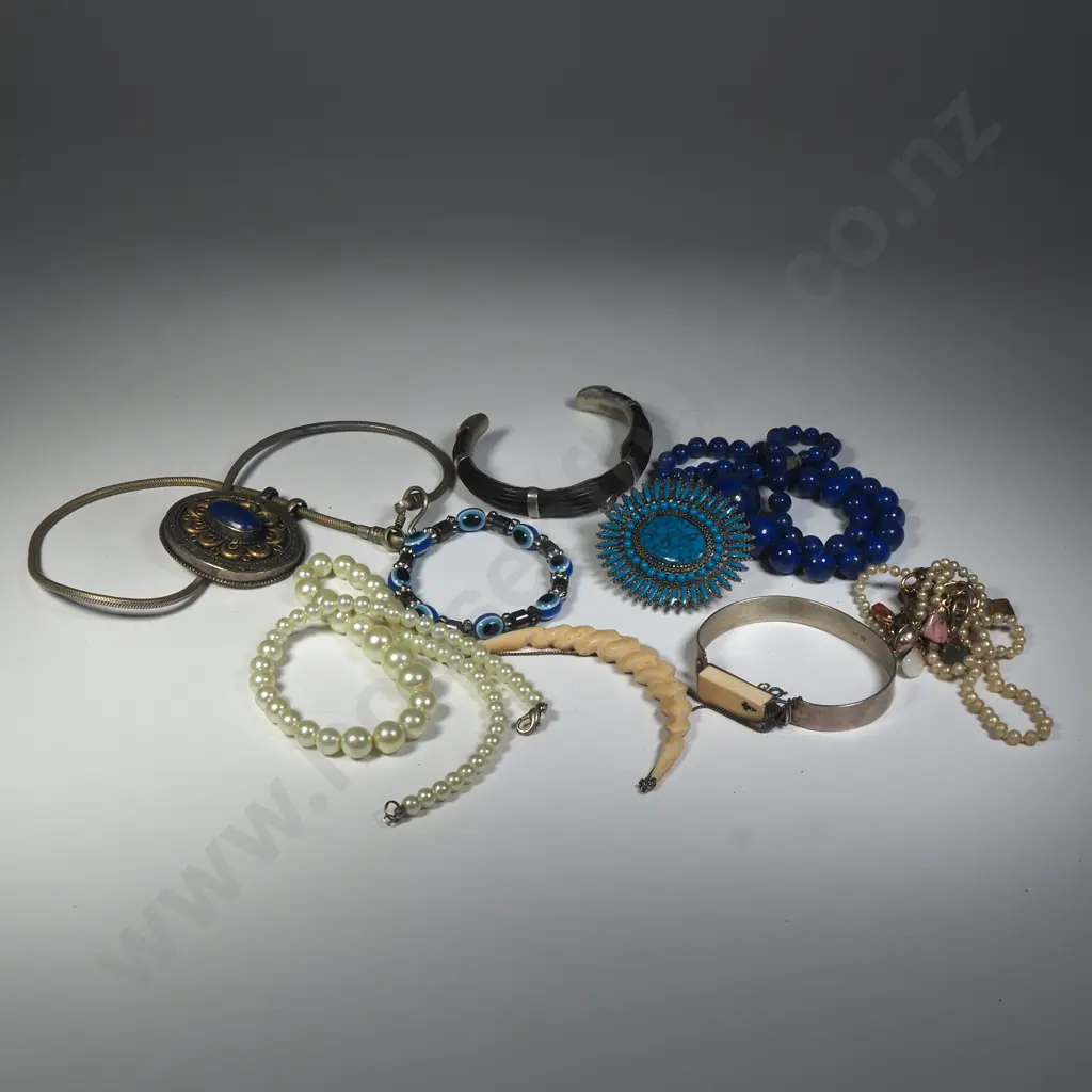 Assorted Costume Jewellery Image 1++