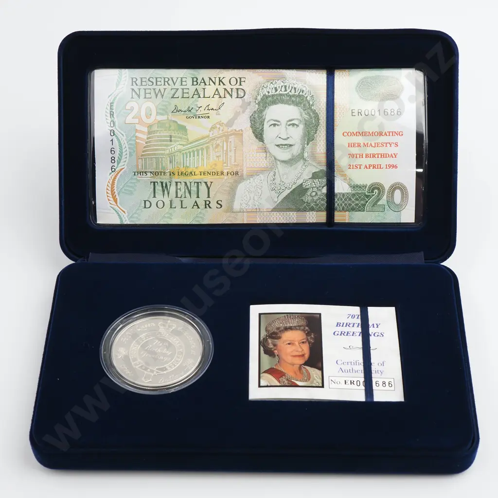 1996 New Zealand Coin & Banknote Set Image 1++